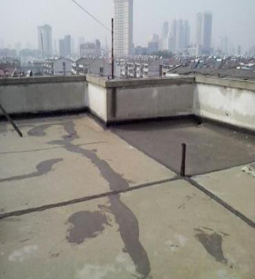 海阳漏水维修 楼顶漏水是什么原因，楼顶漏水维修方法是什么?